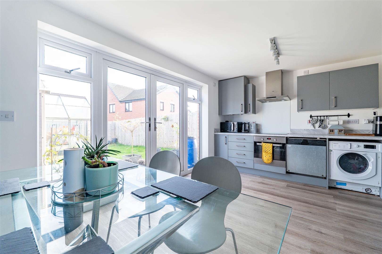 3 bed property in Grey Gables Avenue, Preston